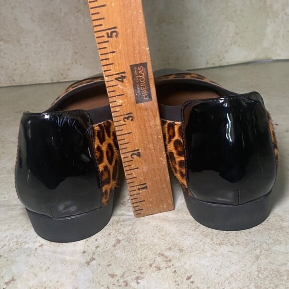 Clarks Leopard Print Ballet Flats With Black Patent Toe Cap Womens Size 8 - Picture 3 of 9
